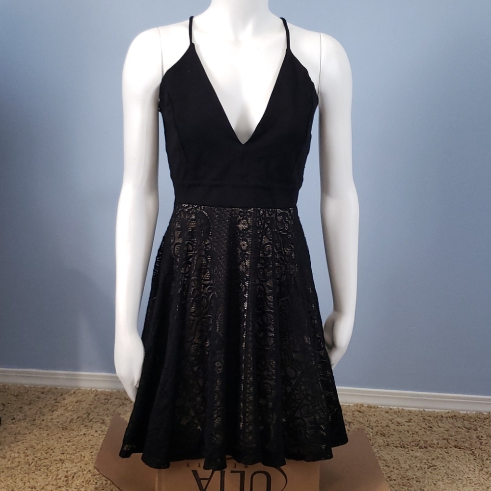 Like New Windsor Black Lace Dress